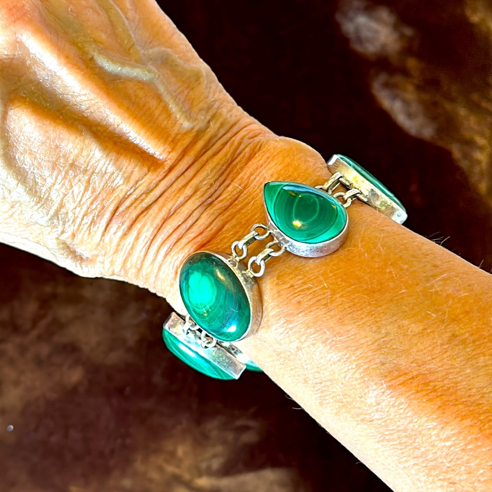 Vintage Green Malachite Sterling Silver Semi-precious gemstone length-8 1/2”🔥🔥